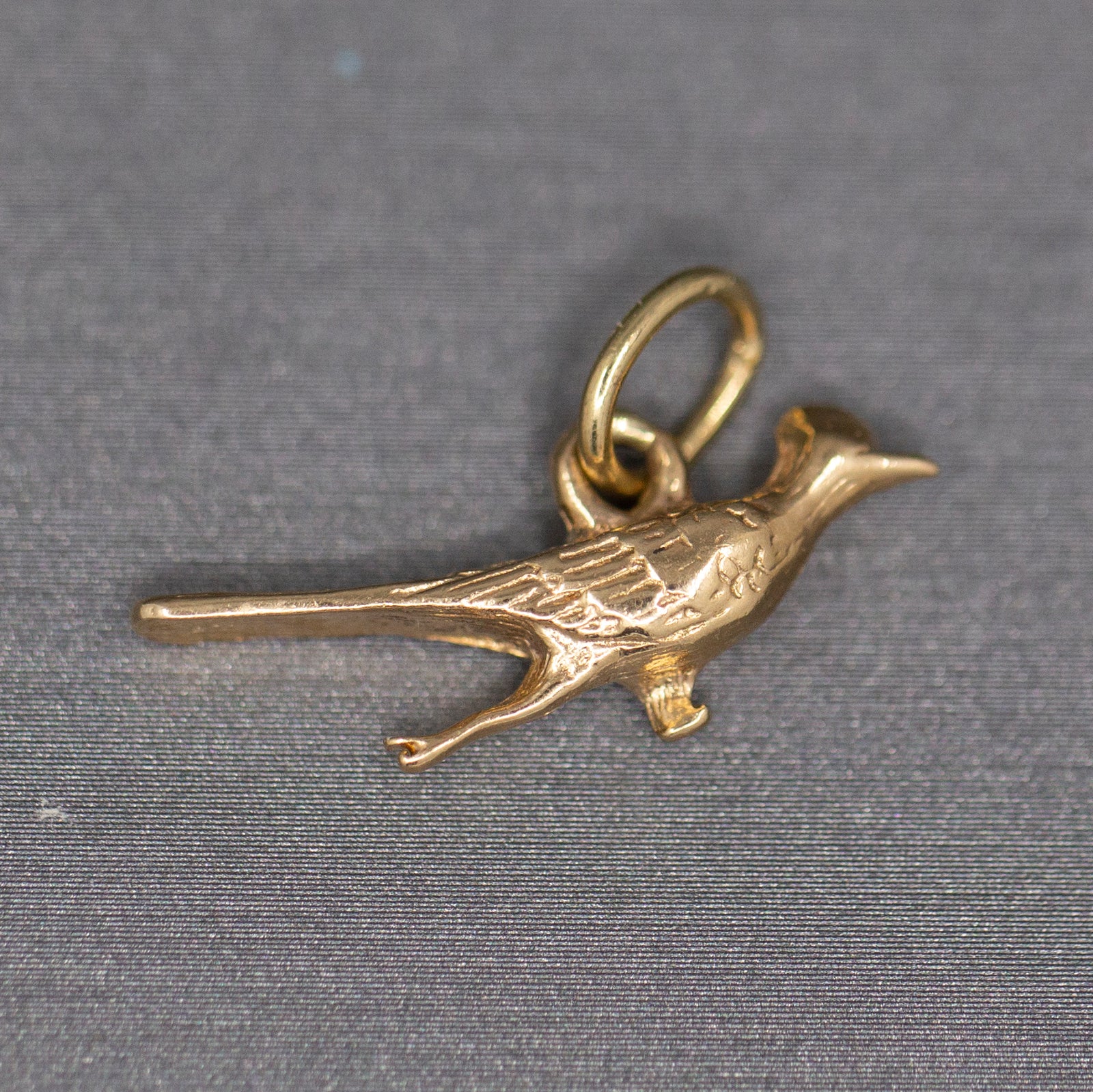 Vintage Road Runner Bird Charm Pendant in 14k Yellow Gold