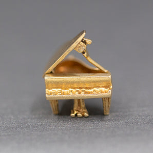 Classic Grand Piano Charm With Articulated Opening Lid in 14k Yellow Gold