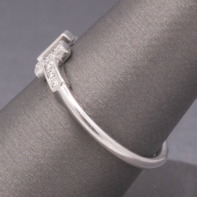 TIFFANY & CO 18K White Gold 0.13ctw Round Diamond T Wire Ring Size 8.5