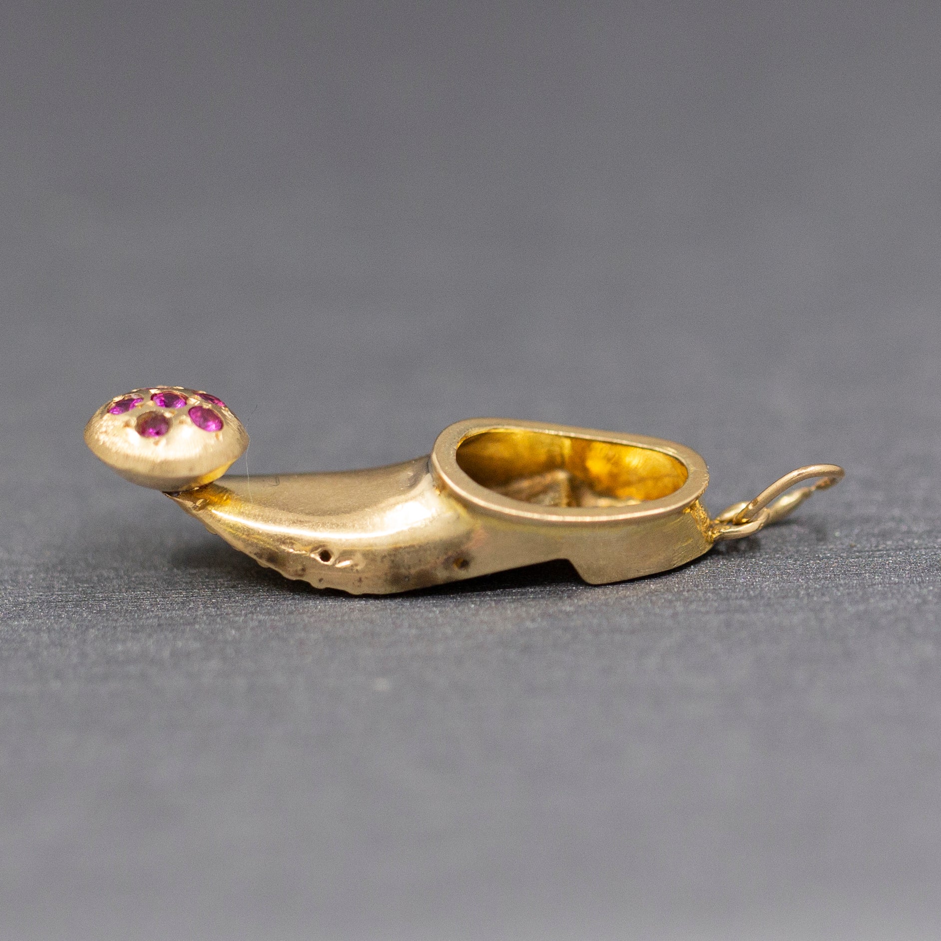 Vintage Turkish Shoe Sabah Slipper Nalins Charm in 18k Yellow Gold with Rubies