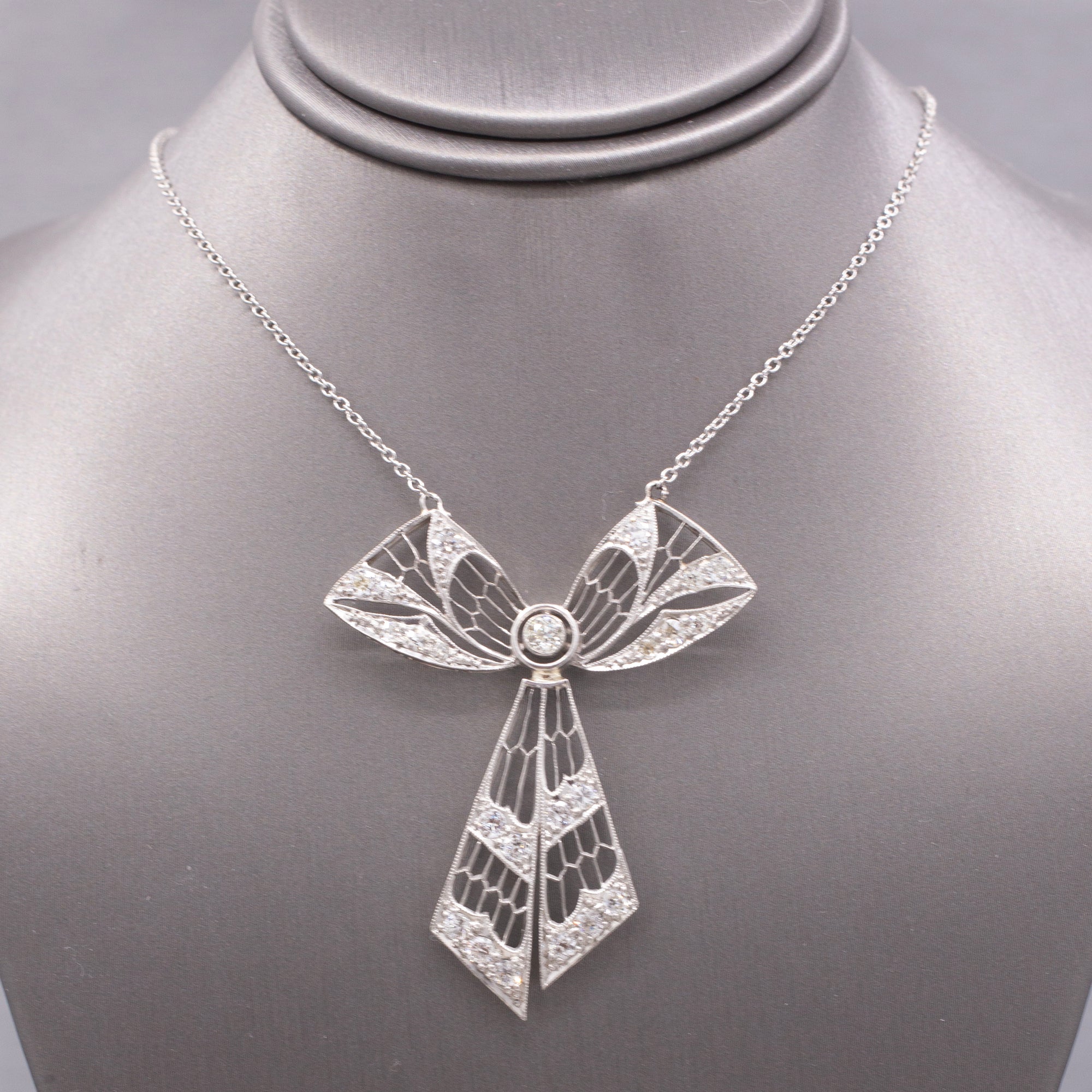 Exquisite Art Deco Old European Cut Diamond Bow Ribbon Necklace in 18k and Platinum
