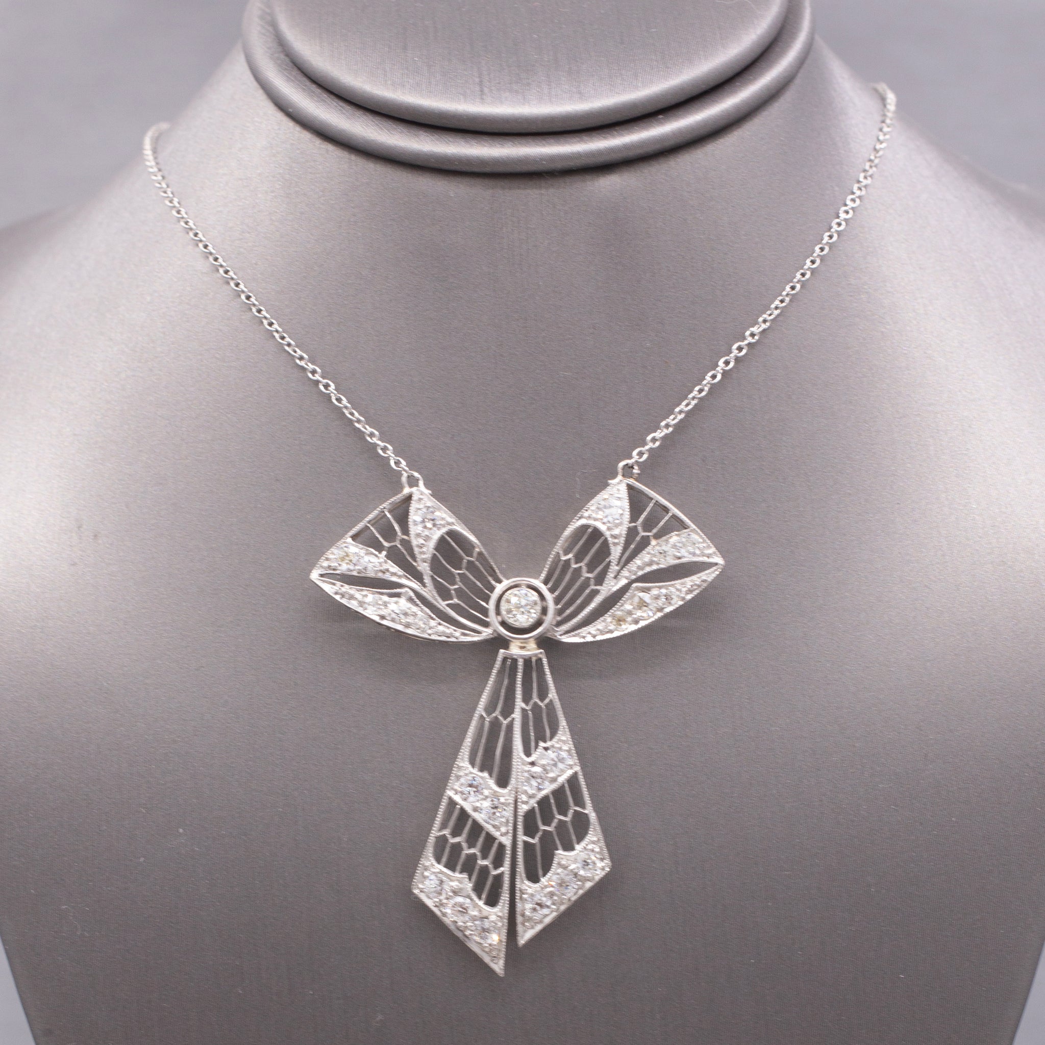 Exquisite Art Deco Old European Cut Diamond Bow Ribbon Necklace in 18k and Platinum