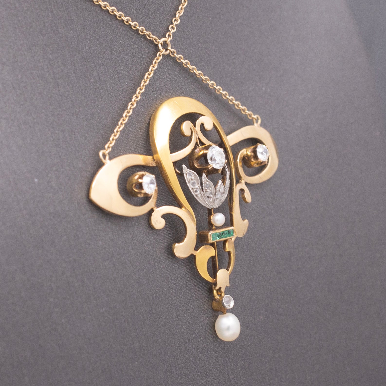 Art Nouveau Diamond Emerald and Pearl Lavalier Necklace in 14k Yellow Gold