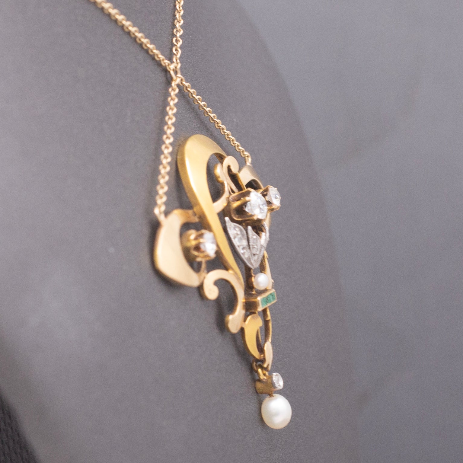 Art Nouveau Diamond Emerald and Pearl Lavalier Necklace in 14k Yellow Gold