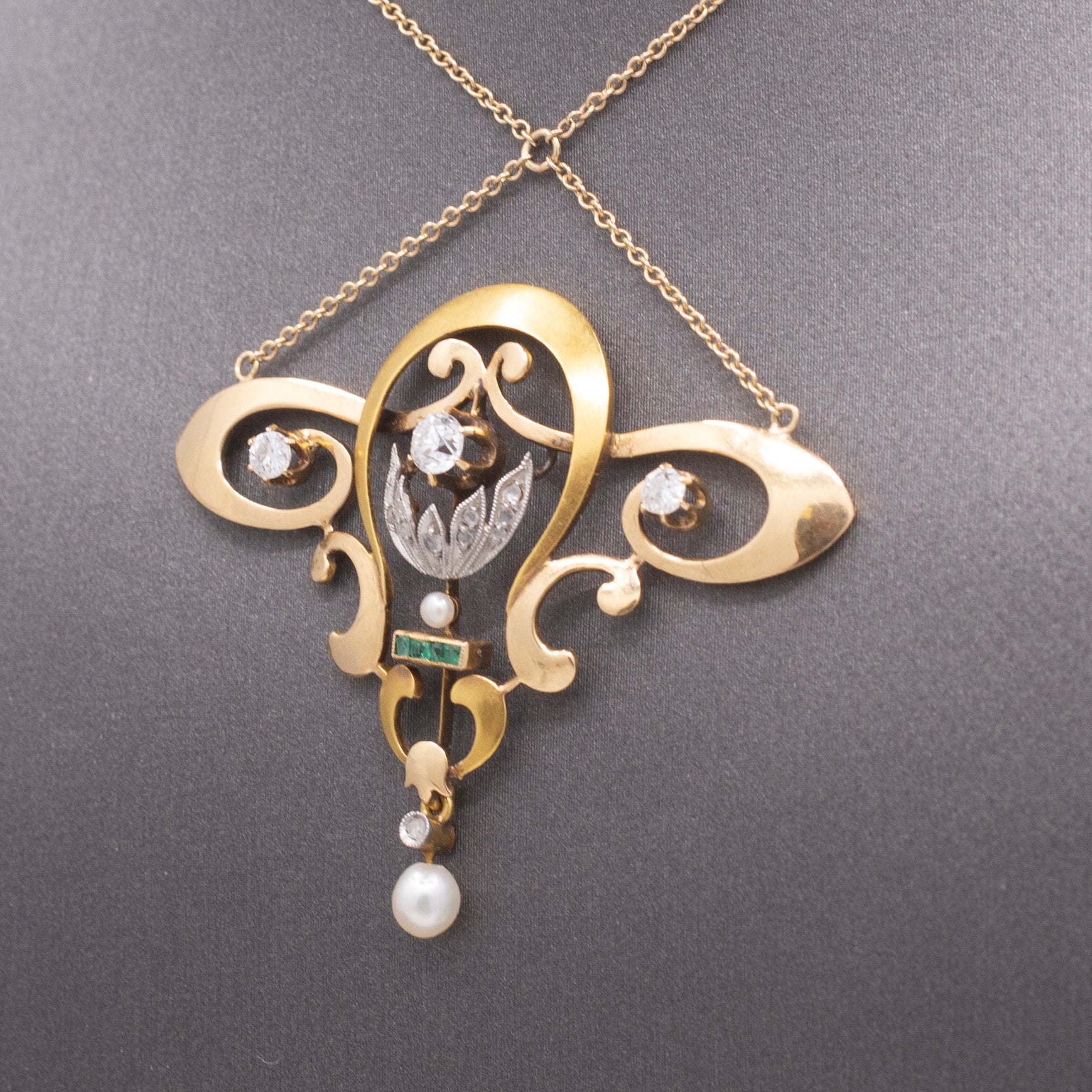 Art Nouveau Diamond Emerald and Pearl Lavalier Necklace in 14k Yellow Gold