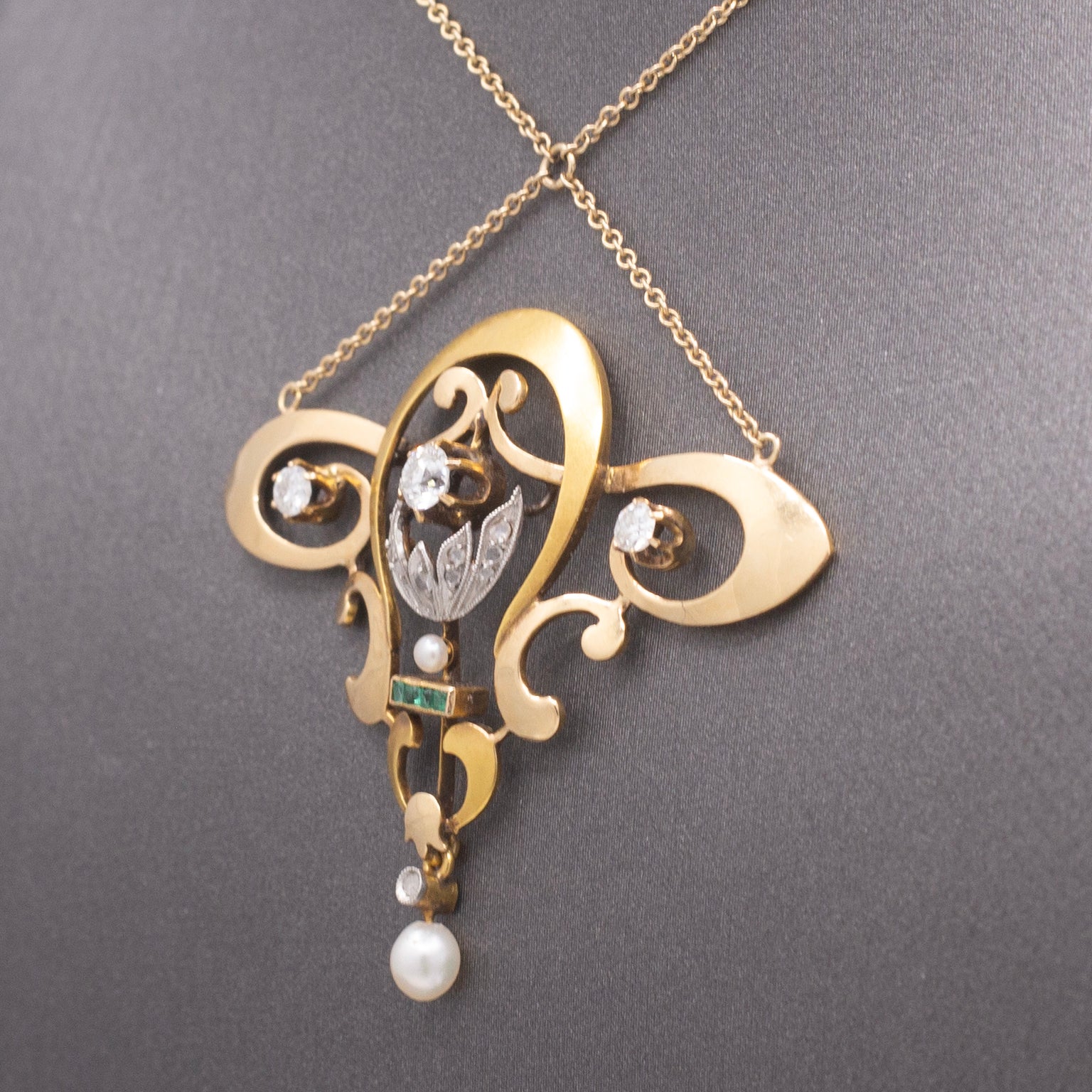 Art Nouveau Diamond Emerald and Pearl Lavalier Necklace in 14k Yellow Gold