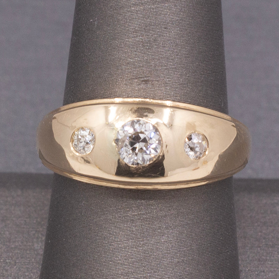 Vintage Old European Cut Diamond Three Stone Domed Band Ring in 14k Yellow Gold