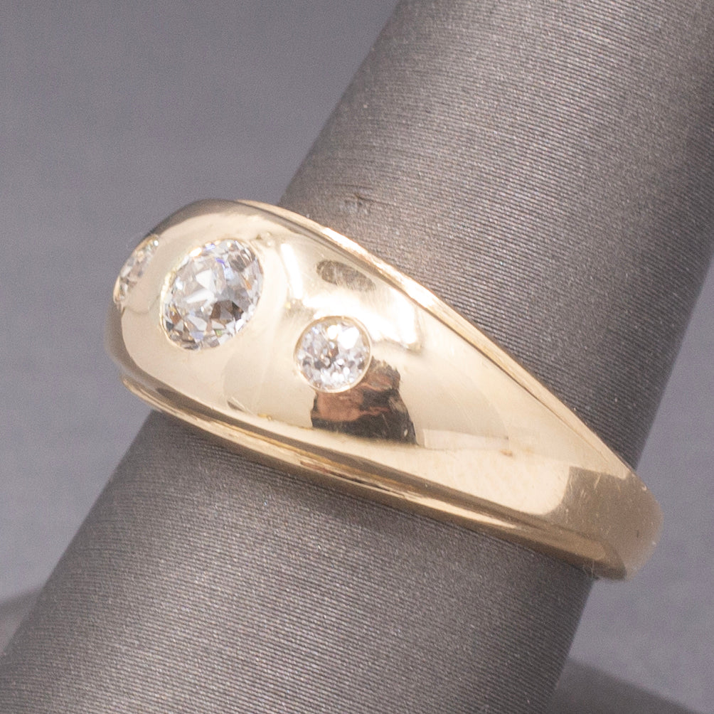 Vintage Old European Cut Diamond Three Stone Domed Band Ring in 14k Yellow Gold