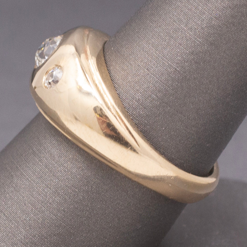  Vintage Old European Cut Diamond Three Stone Domed Band Ring in 14k Yellow Gold