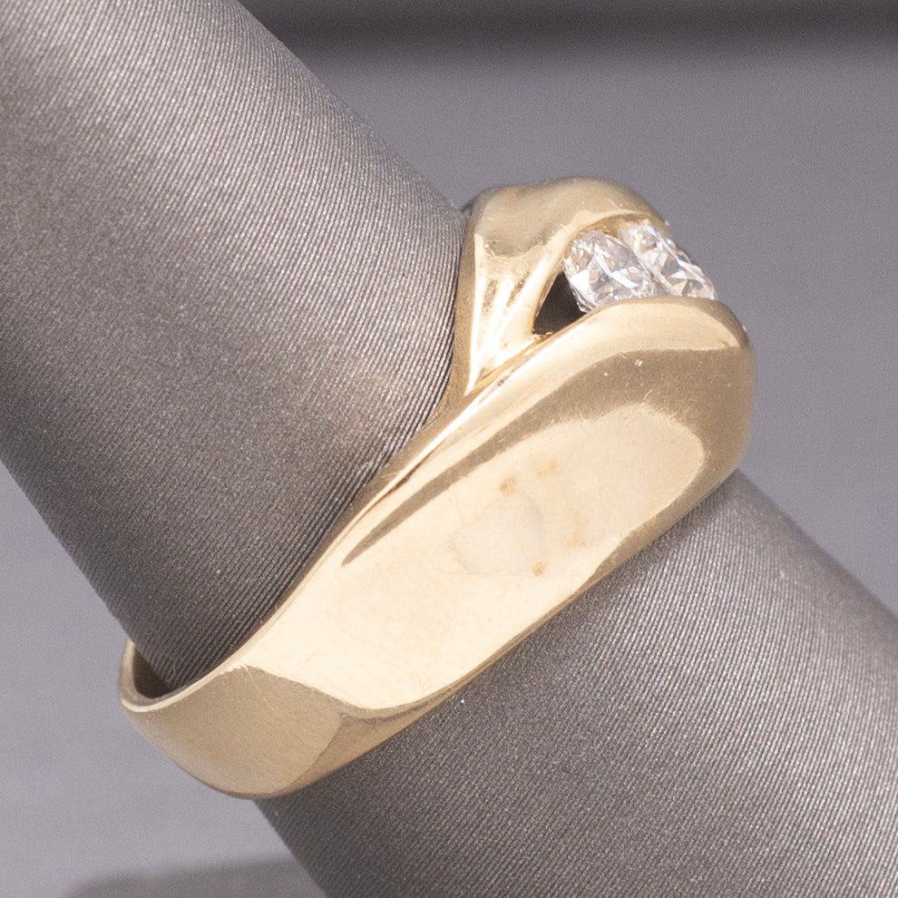 Sleek Modern Diamond Three Stone Bypass Band Ring in 14k Yellow Gold