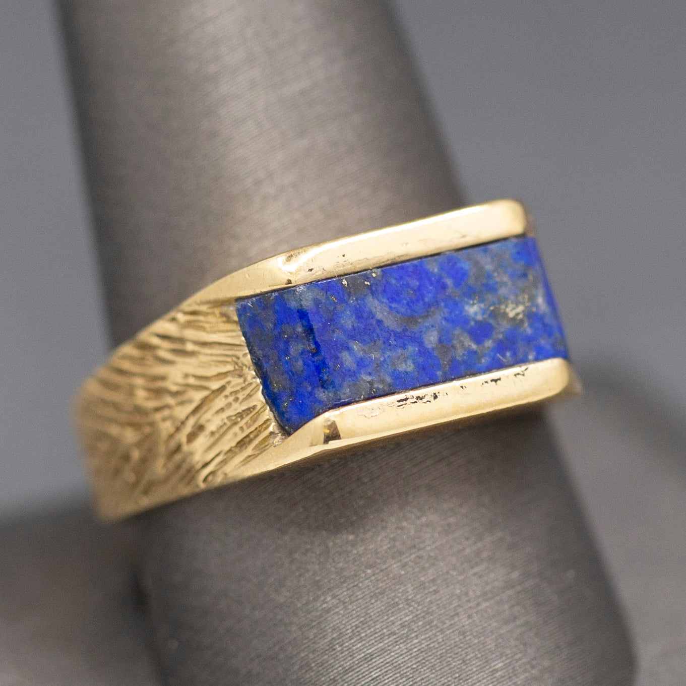 Men's Lapis Inlay Textured Signet Style Band Ring in 14k Yellow Gold