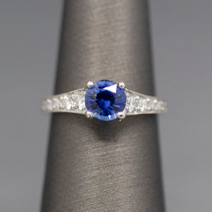 Exquisite Ceylon Natural Blue Sapphire and Diamond Ring in Platinum