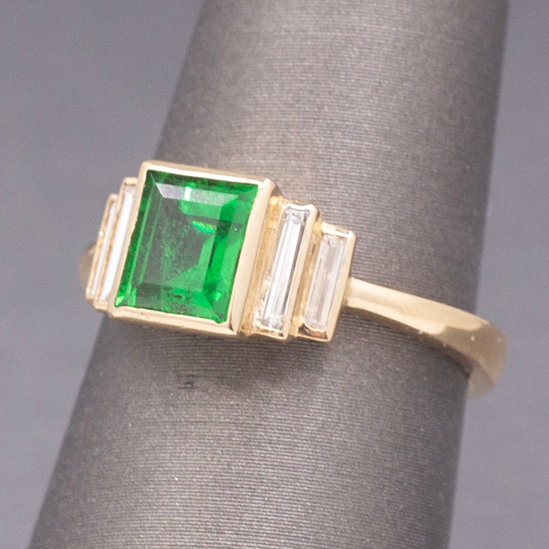 Elegant GIA Certified Tsavorite Garnet and Baguette Cut Diamond Ring in 14k Yellow Gold