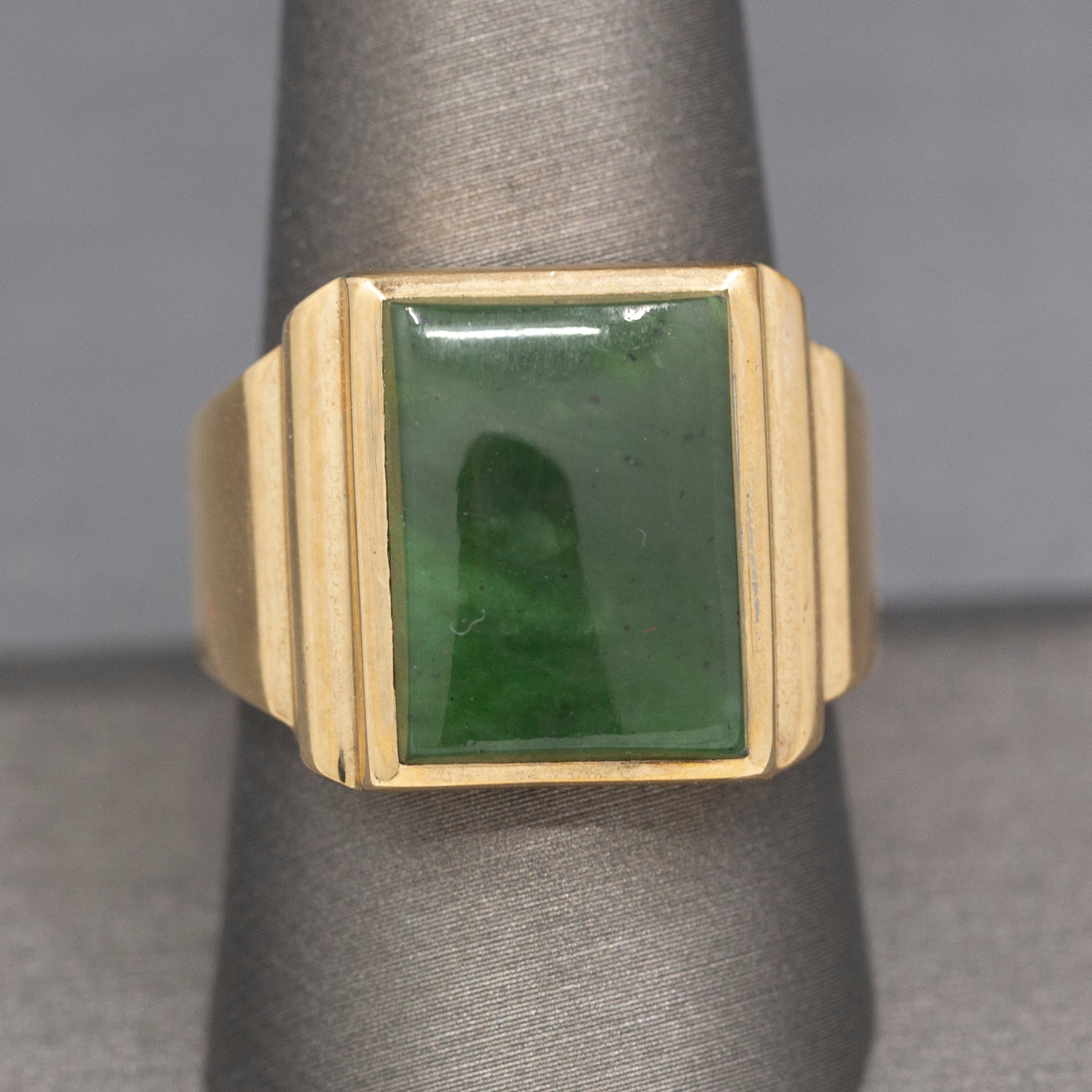 Vintage Men's Nephrite Jade Bezel Set Ring in 10k Yellow Gold