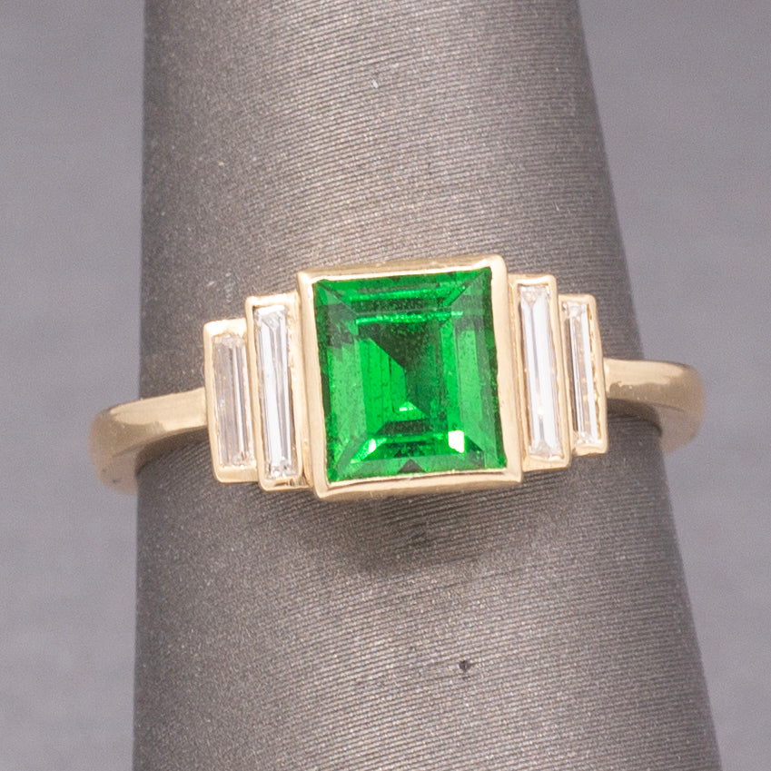 Elegant GIA Certified Tsavorite Garnet and Baguette Cut Diamond Ring in 14k Yellow Gold