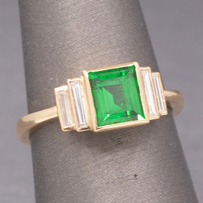 Elegant GIA Certified Tsavorite Garnet and Baguette Cut Diamond Ring in 14k Yellow Gold
