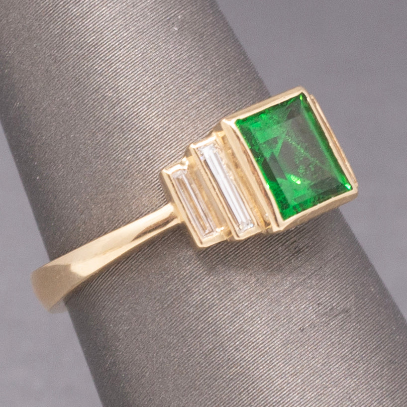 Elegant GIA Certified Tsavorite Garnet and Baguette Cut Diamond Ring in 14k Yellow Gold