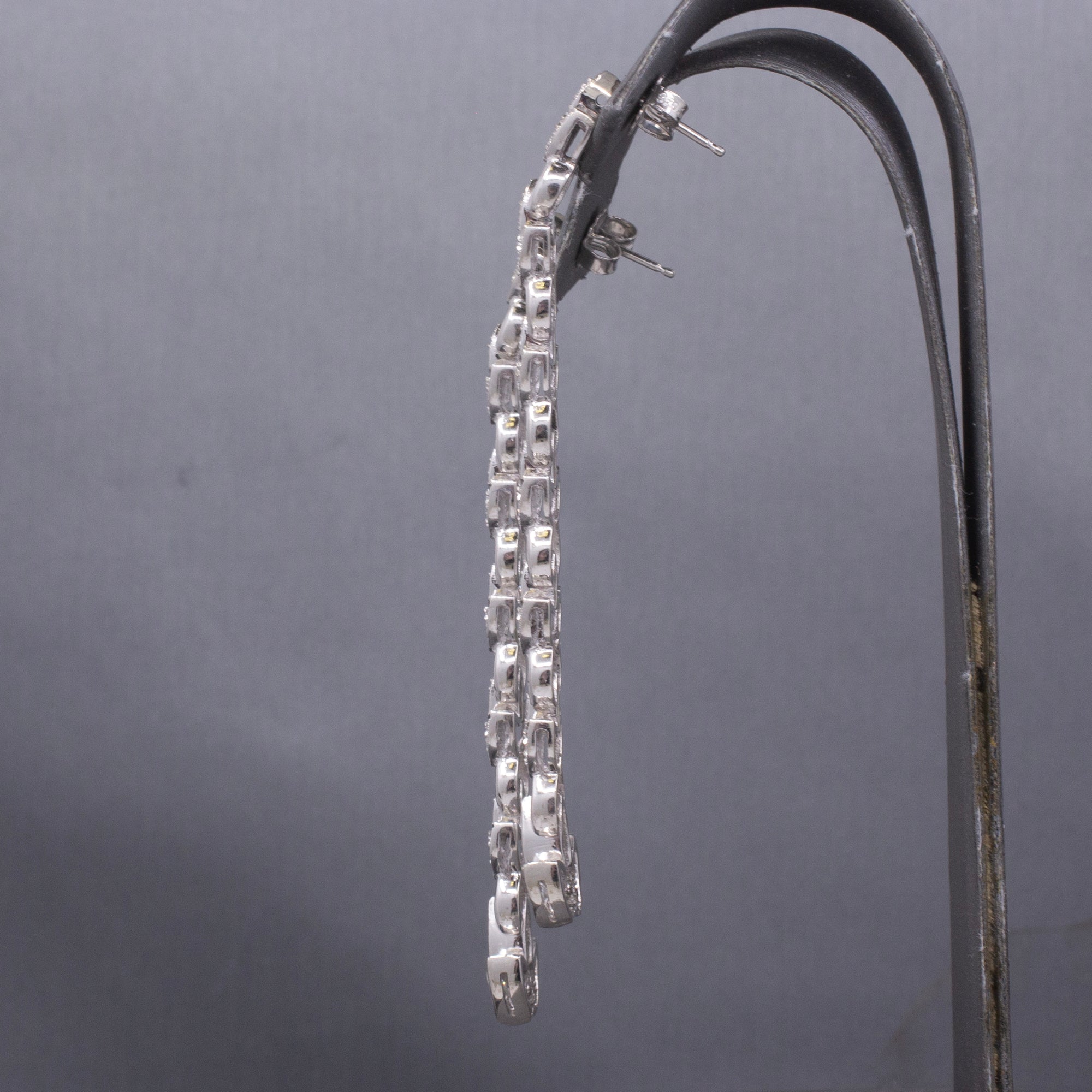 Elegant Art Deco Diamond and Platinum Garland Drop Earrings