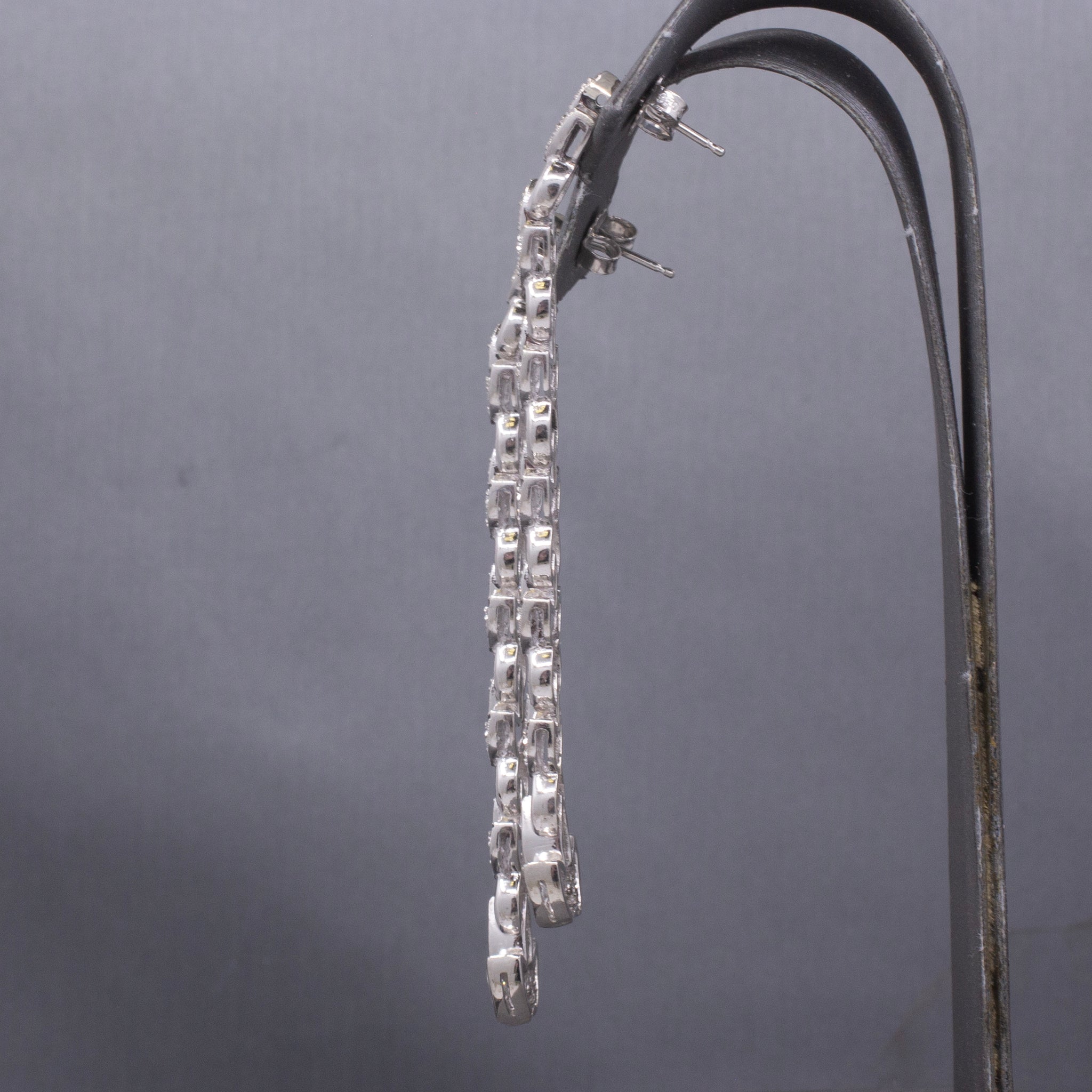 Elegant Art Deco Diamond and Platinum Garland Drop Earrings