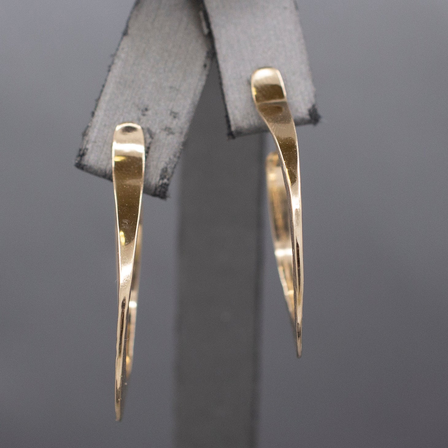 Bold Hammered Tapered 1 1/8" Hoop Earrings in 14k Yellow Gold