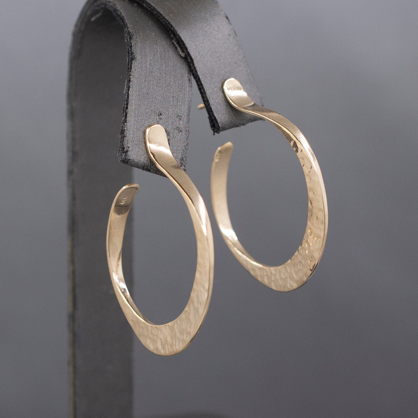 Bold Hammered Tapered 1 1/8" Hoop Earrings in 14k Yellow Gold