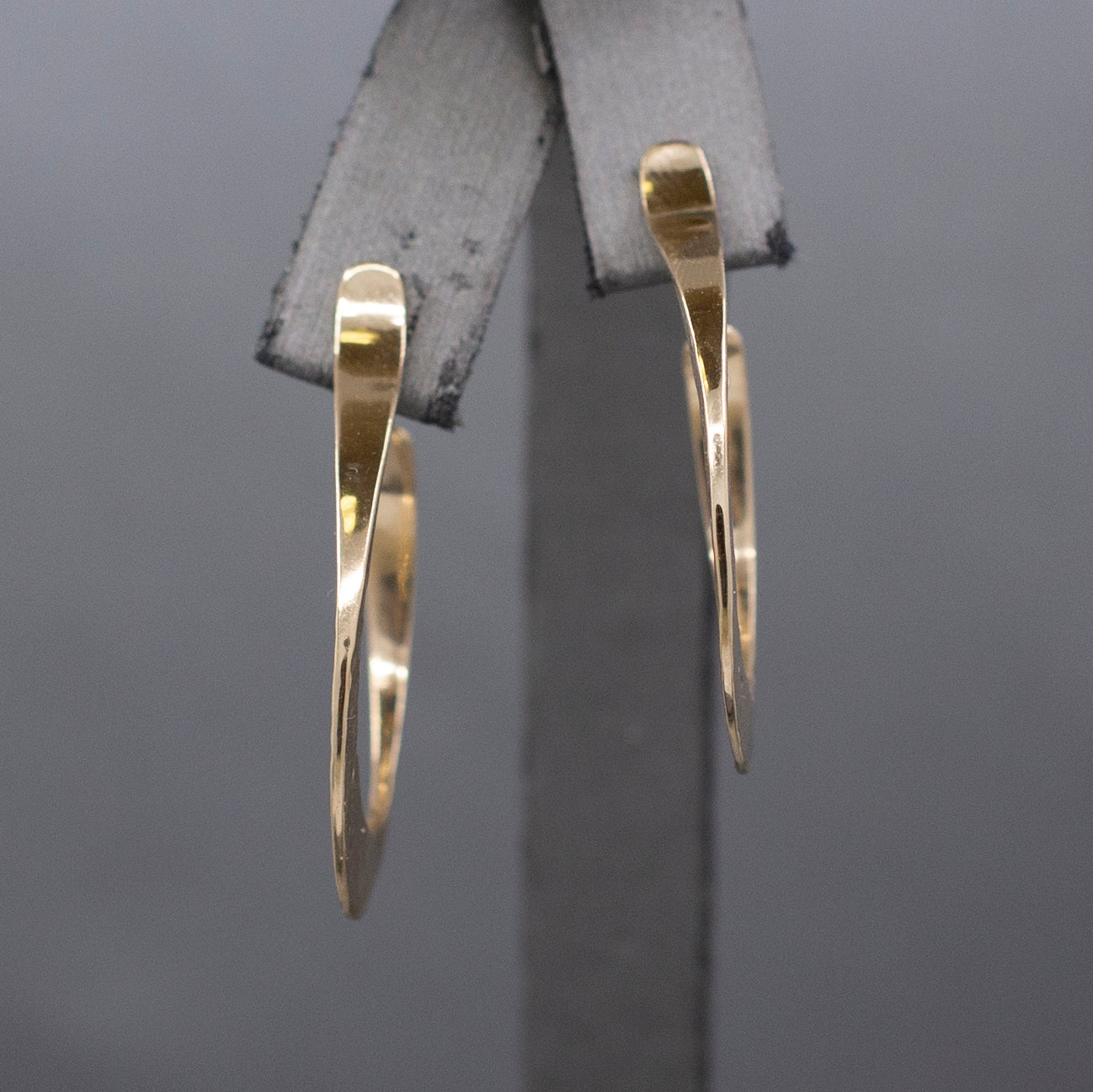 Bold Hammered Tapered 1 1/8" Hoop Earrings in 14k Yellow Gold