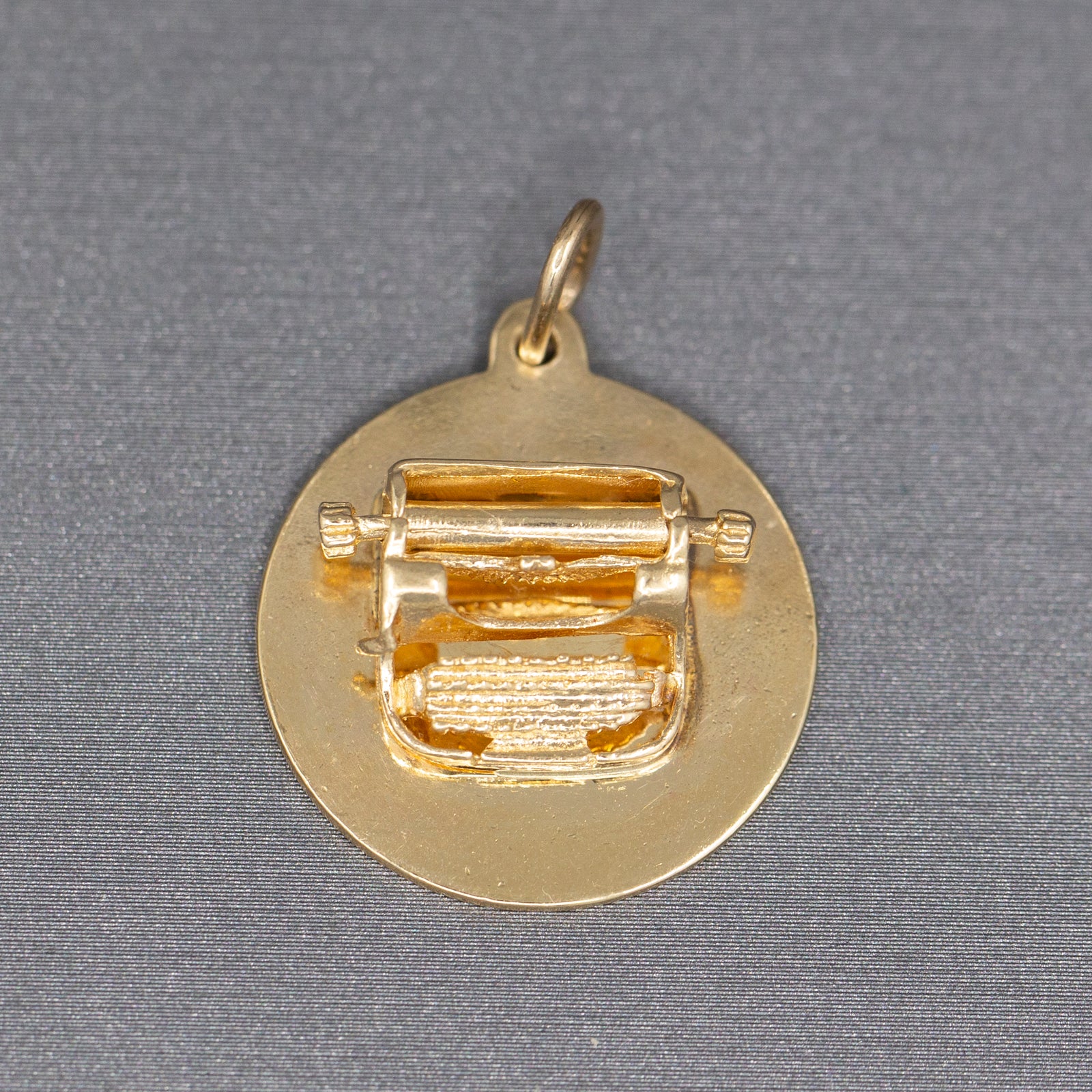 Vintage Typewriter Charm with Articulated Roller Bar in 14k Gold