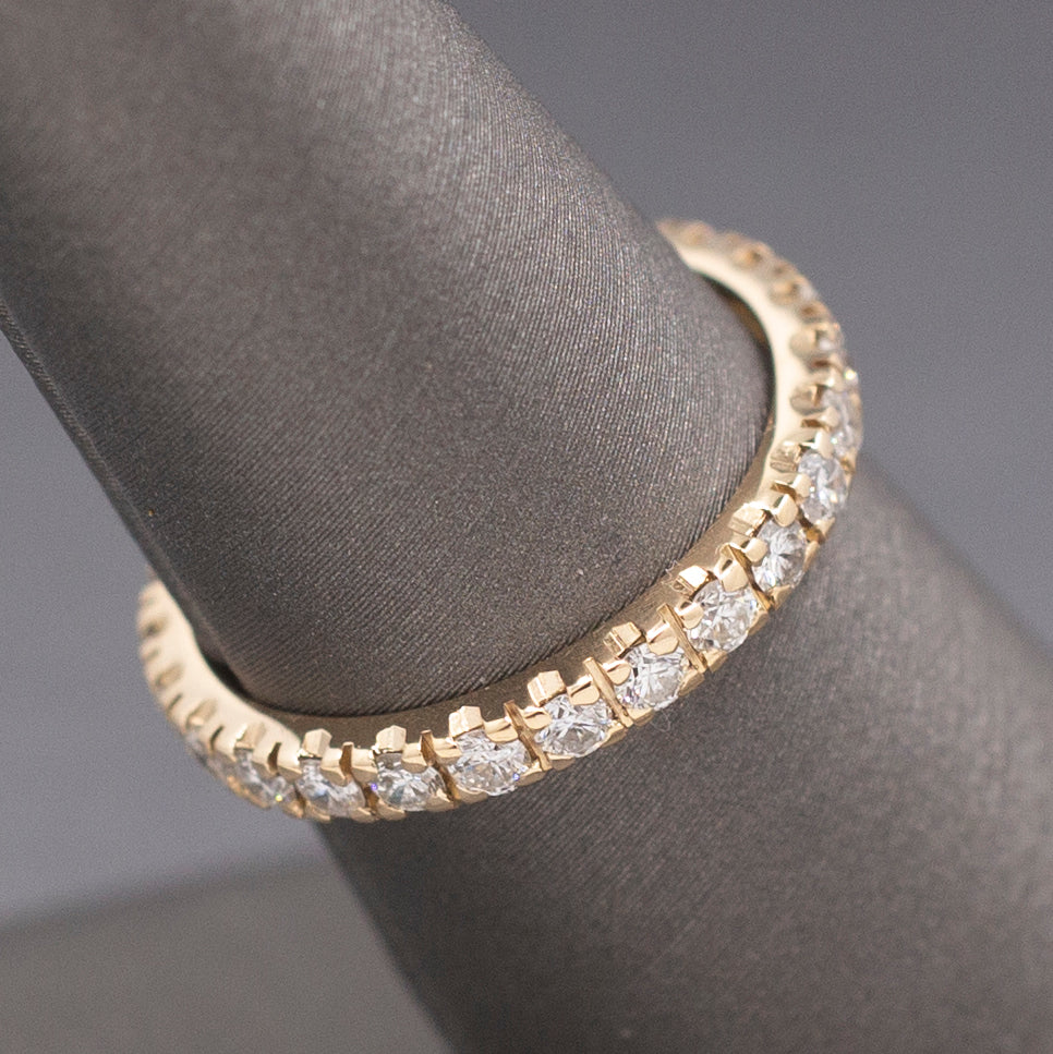 Beautiful Sparkling Diamond Eternity Band in 14k Yellow Gold Size 6.75