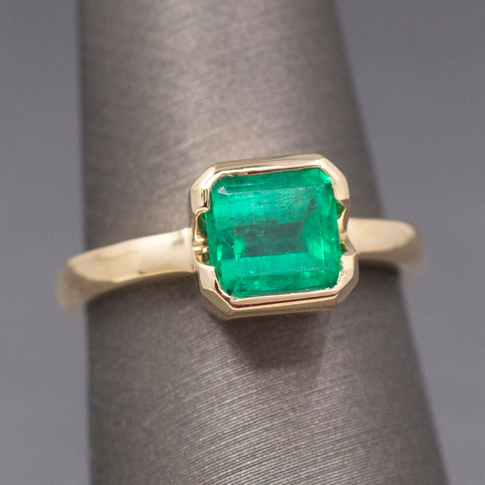 Stunning GIA Certified Columbian Emerald Bezel Set Ring in 14k Yellow Gold