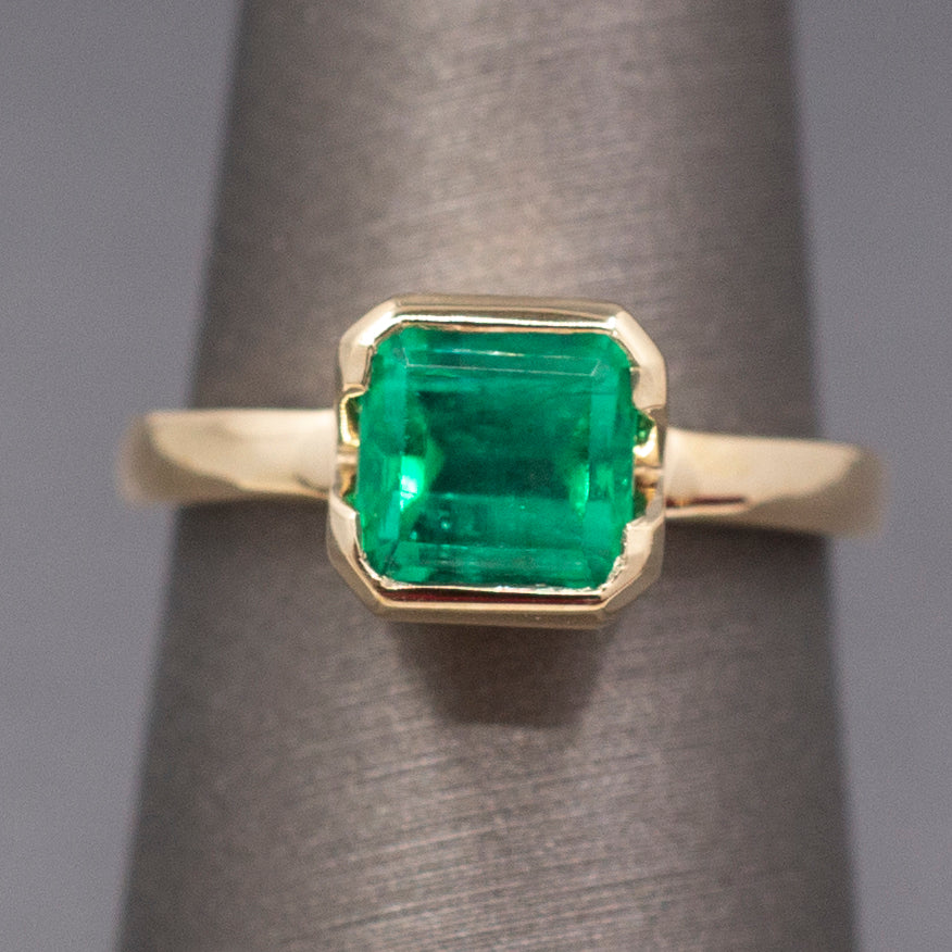 Stunning GIA Certified Columbian Emerald Bezel Set Ring in 14k Yellow Gold