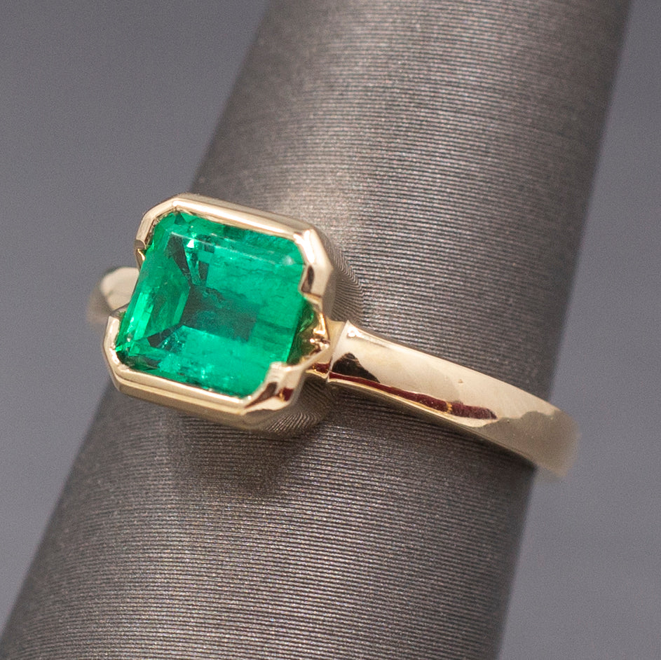 Stunning GIA Certified Columbian Emerald Bezel Set Ring in 14k Yellow Gold