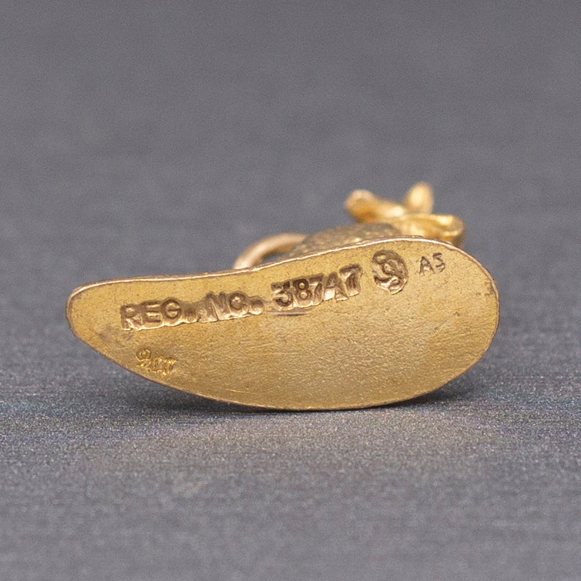 Adorable Australian Kangaroo with Joey Charm in 9k Yellow Gold