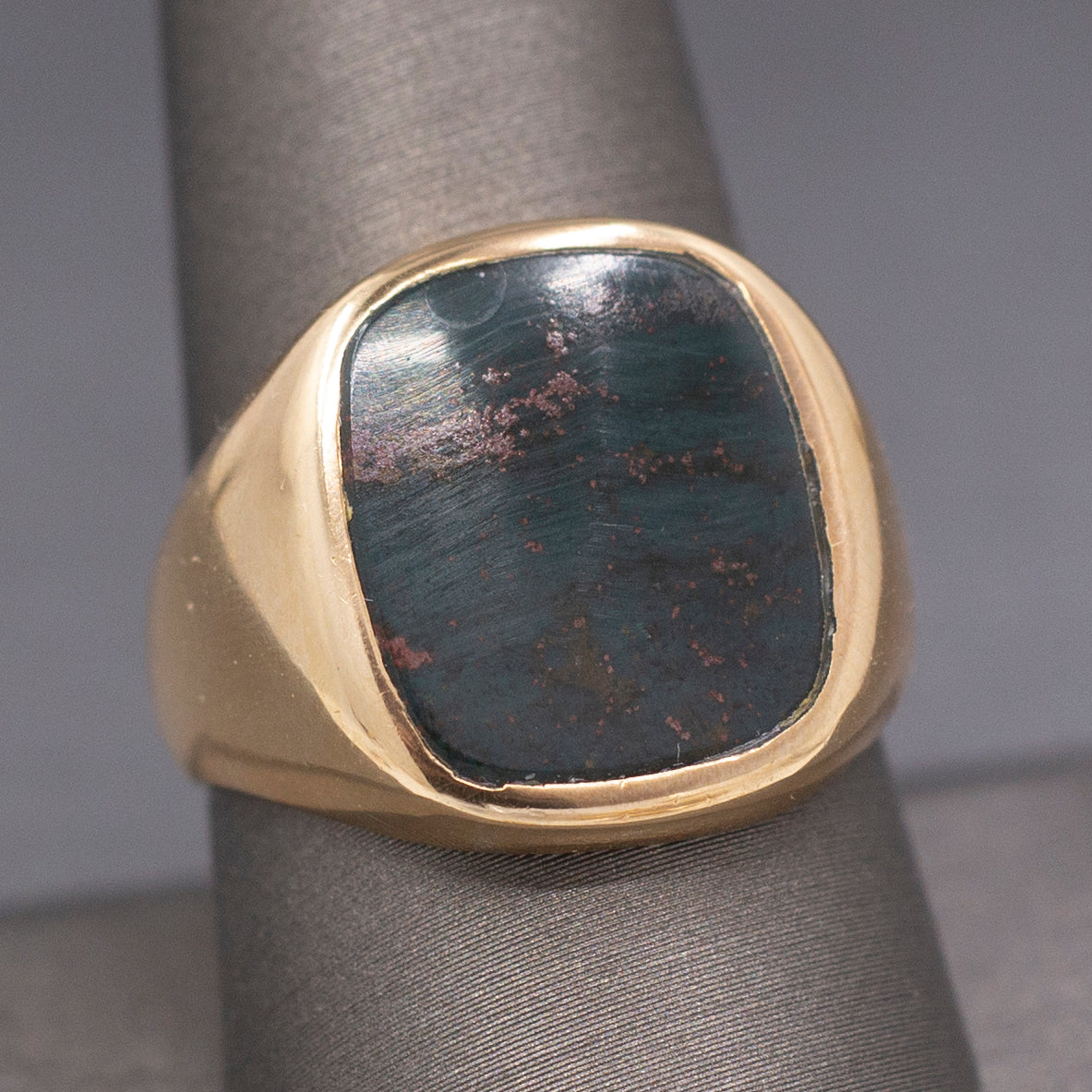 Handsome Vintage Bloodstone Signet Ring in14k Yellow Gold
