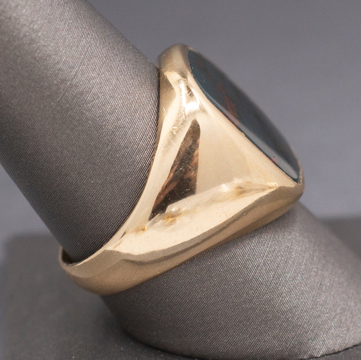 Handsome Vintage Bloodstone Signet Ring in14k Yellow Gold