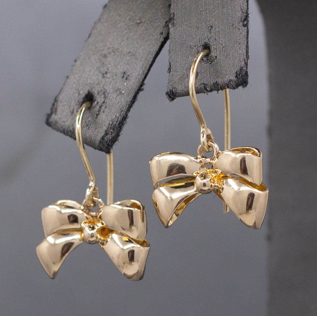 Absolutely Adorable Vintage Ribbon Bow Dangle Earrings in 14k Yellow Gold