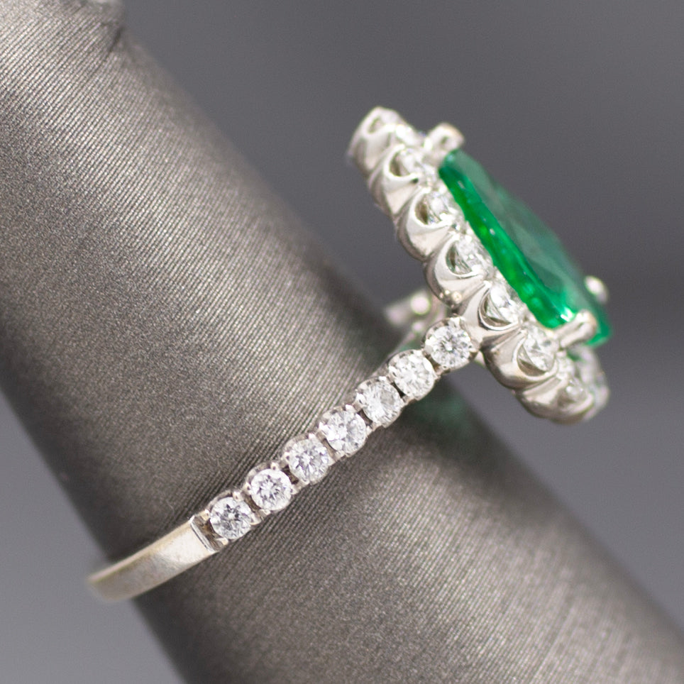 Exquisite GIA Certified Pear Cut Emerald and Diamond Halo Ring in 18k White Gold