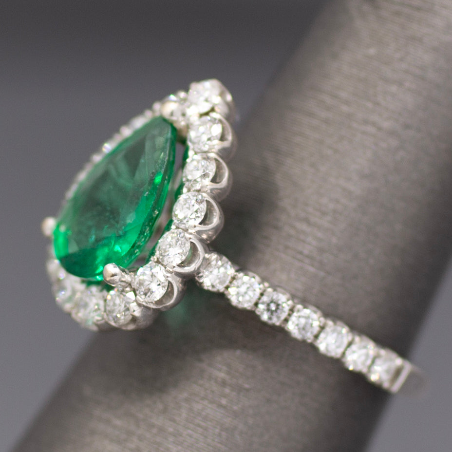 Exquisite GIA Certified Pear Cut Emerald and Diamond Halo Ring in 18k White Gold