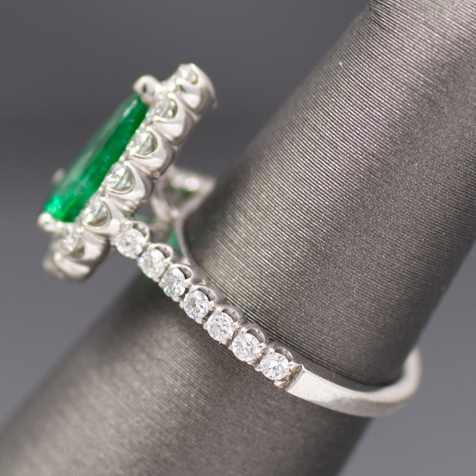 Exquisite GIA Certified Pear Cut Emerald and Diamond Halo Ring in 18k White Gold