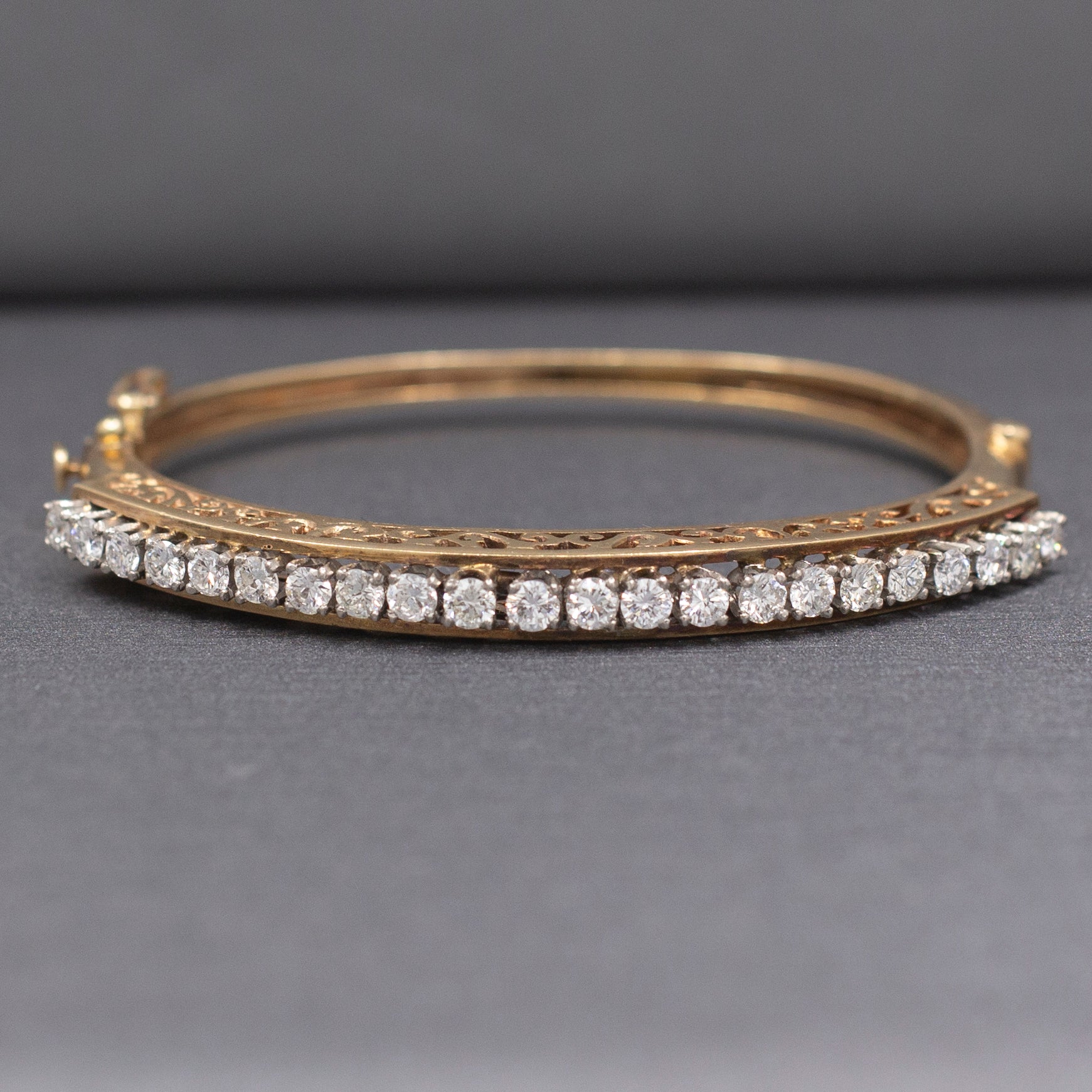 Sparkling Natural Diamond Oval Hinged Bangle Bracelet In 14k Yellow Gold Size Small