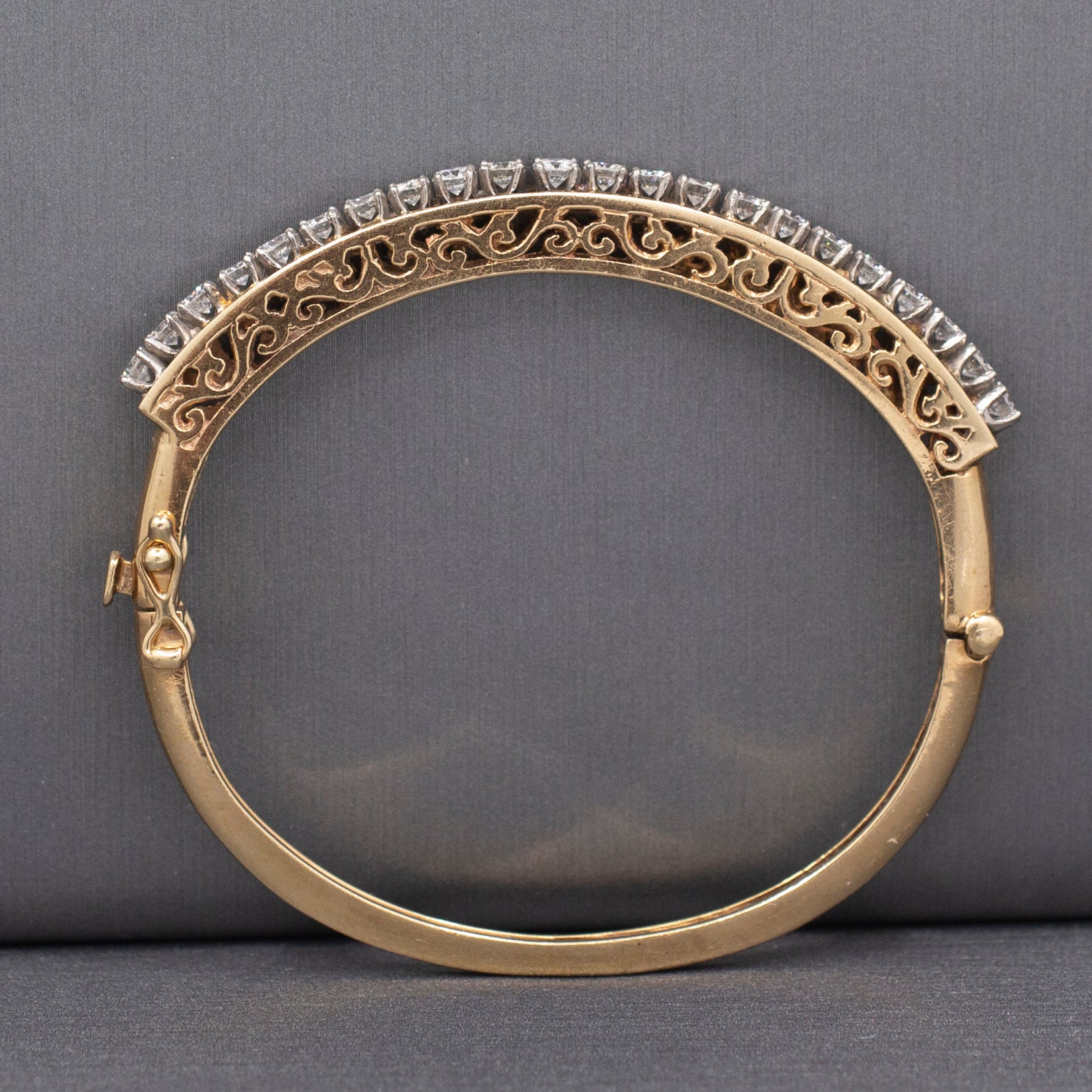 Sparkling Natural Diamond Oval Hinged Bangle Bracelet In 14k Yellow Gold Size Small