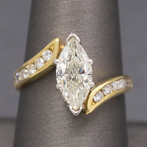 Stunning GIA Certified Natural Marquise Diamond Ring in 18k Yellow Gold