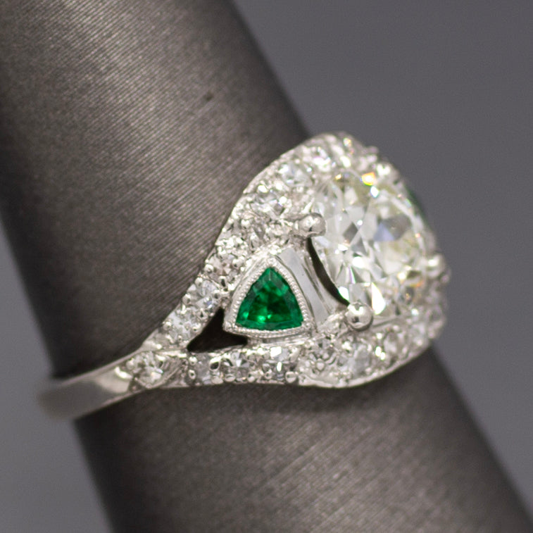 Late Art Deco Old European Cut Diamond and Natural Emerald Ring in Platinum