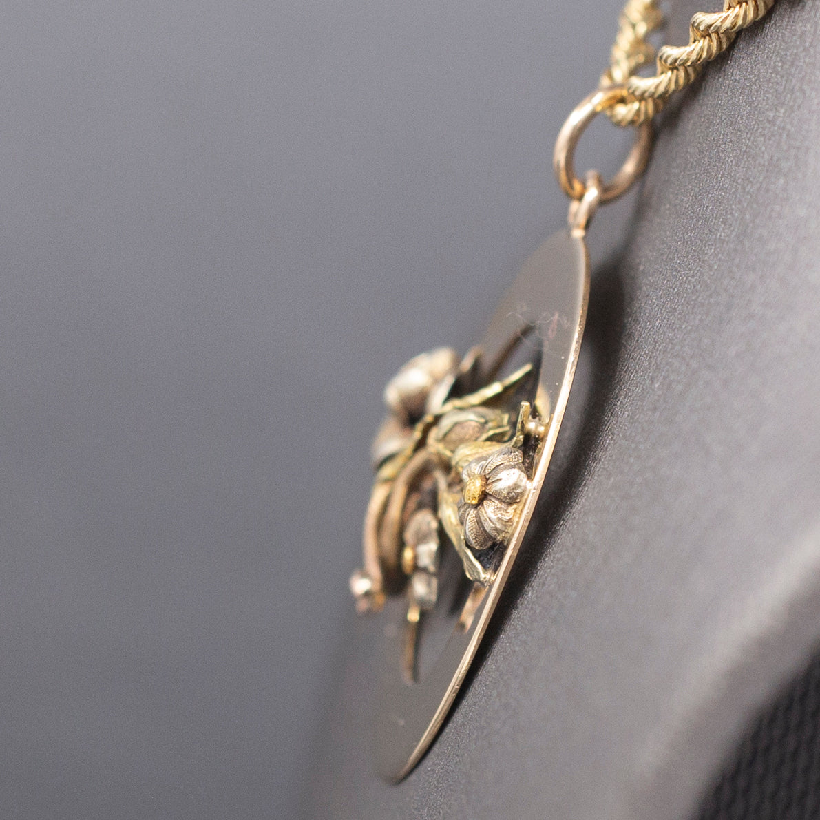Vintage Tri-Color Detailed Flower Floral Pendant on Circle Base in 14k Gold