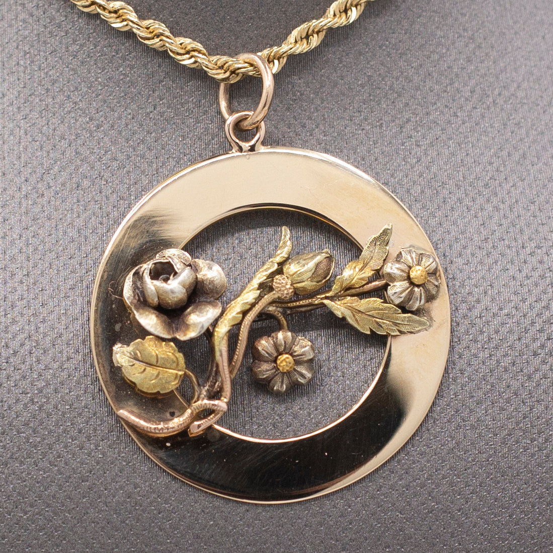 Vintage Tri-Color Detailed Flower Floral Pendant on Circle Base in 14k Gold