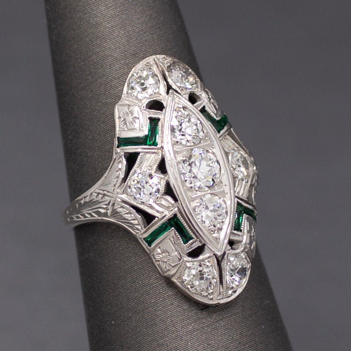 Elegant Art Deco Old European Cut Diamond and Emerald Cocktail Ring in 18k White Gold