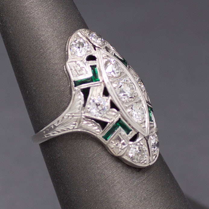 Elegant Art Deco Old European Cut Diamond and Emerald Cocktail Ring in 18k White Gold