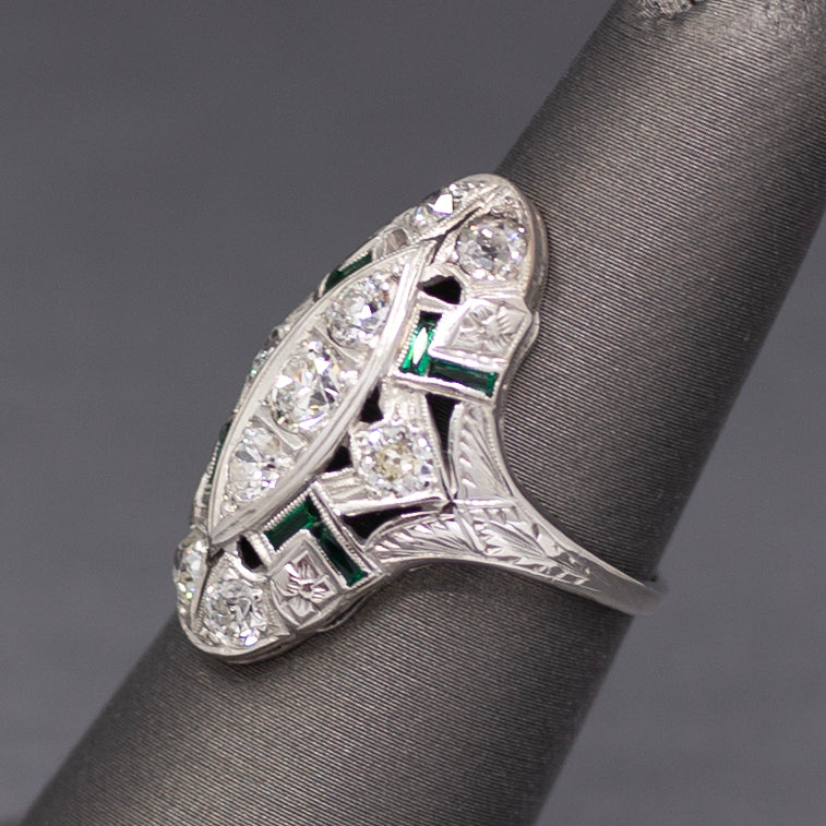 Elegant Art Deco Old European Cut Diamond and Emerald Cocktail Ring in 18k White Gold