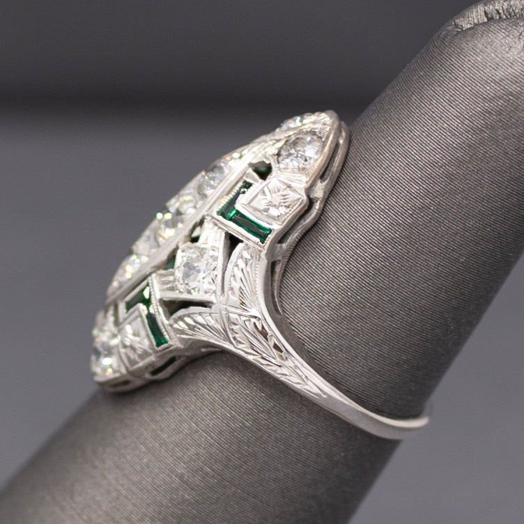 Elegant Art Deco Old European Cut Diamond and Emerald Cocktail Ring in 18k White Gold