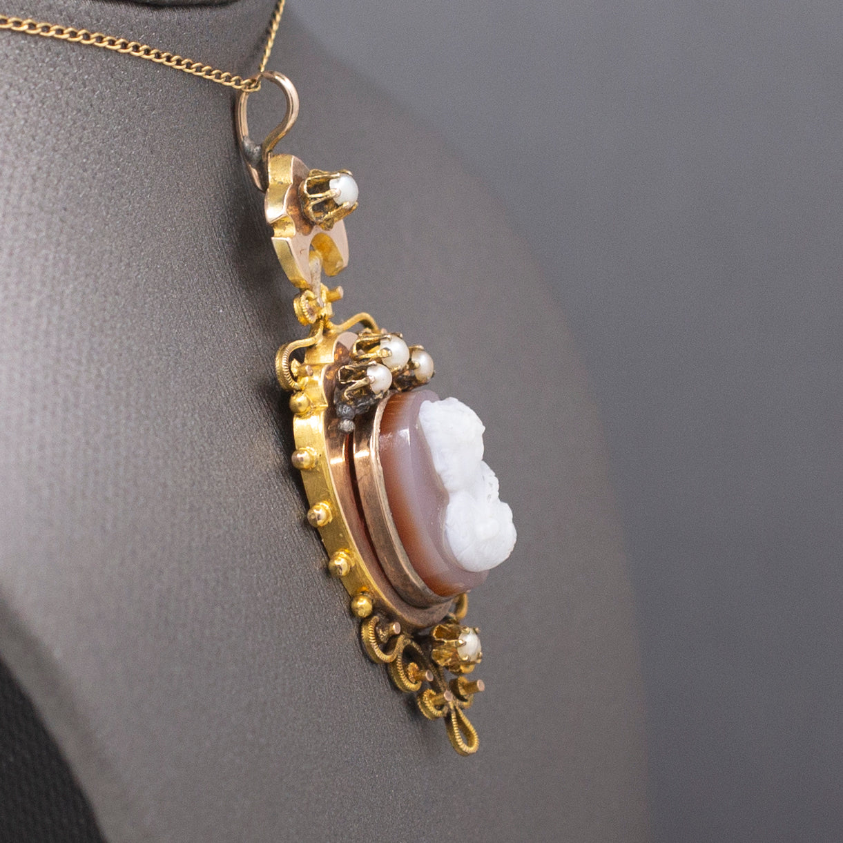 Antique Victorian Pearl and Hard Stone Cameo Pendant in 10k Yellow Gold
