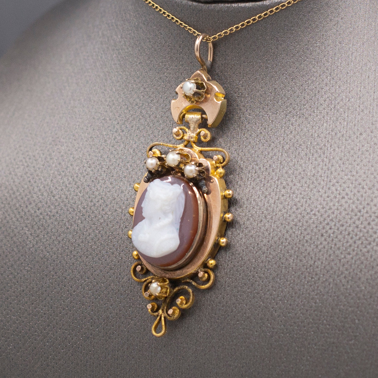 Antique Victorian Pearl and Hard Stone Cameo Pendant in 10k Yellow Gold